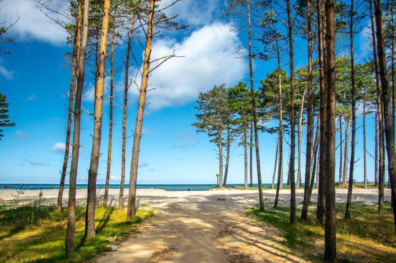 Domki Letniskowe I Pokoje Savana Nad Morzem Jaroslawiec Bagian luar foto