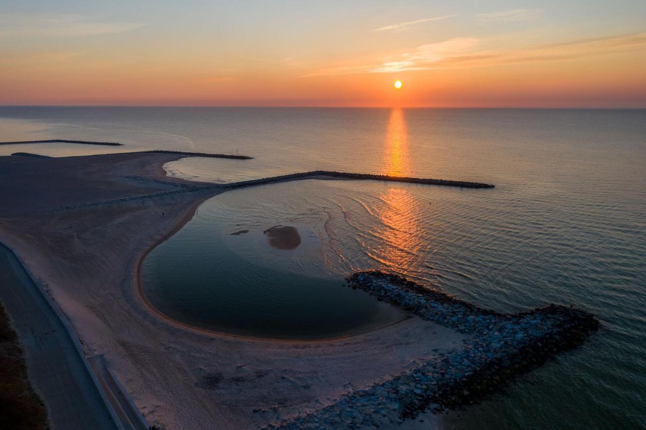 Domki Letniskowe I Pokoje Savana Nad Morzem Jaroslawiec Bagian luar foto