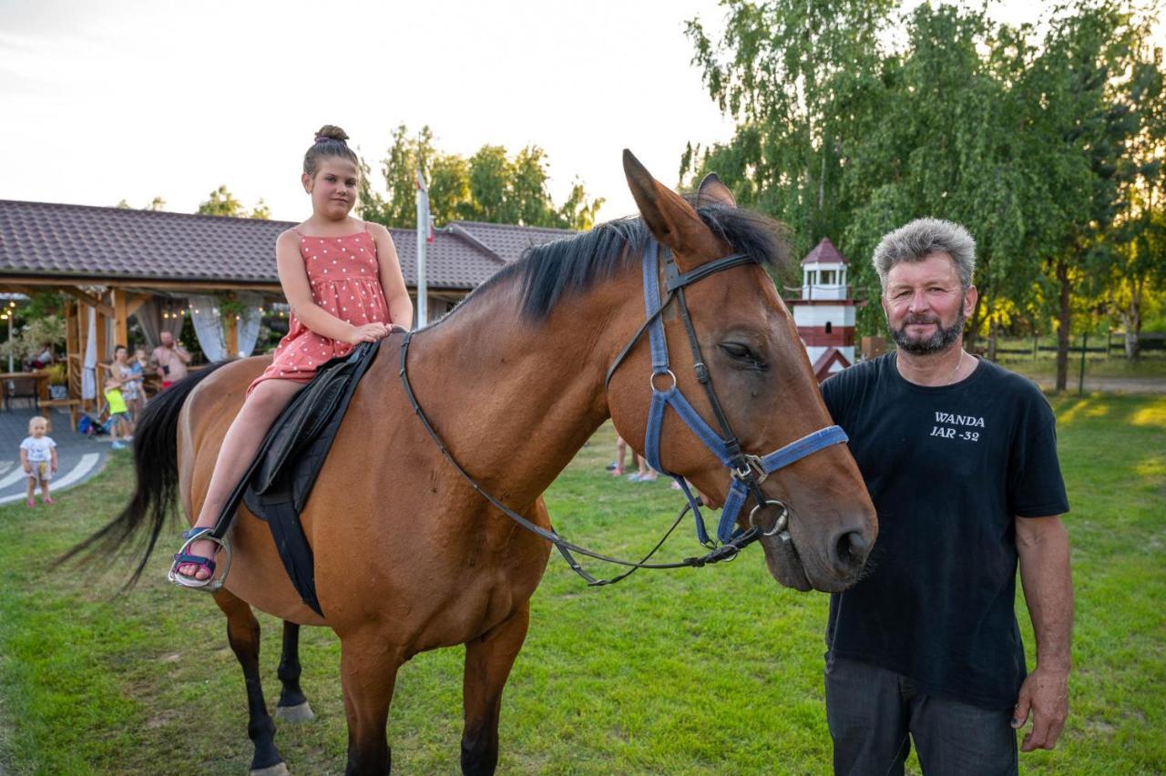 Domki Letniskowe I Pokoje Savana Nad Morzem Jaroslawiec Bagian luar foto